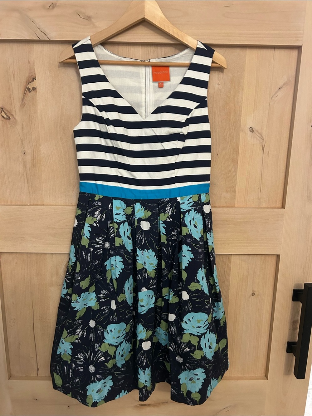 ModCloth women’s navy turquoise white A-line v-neck sleeveless dress pockets med